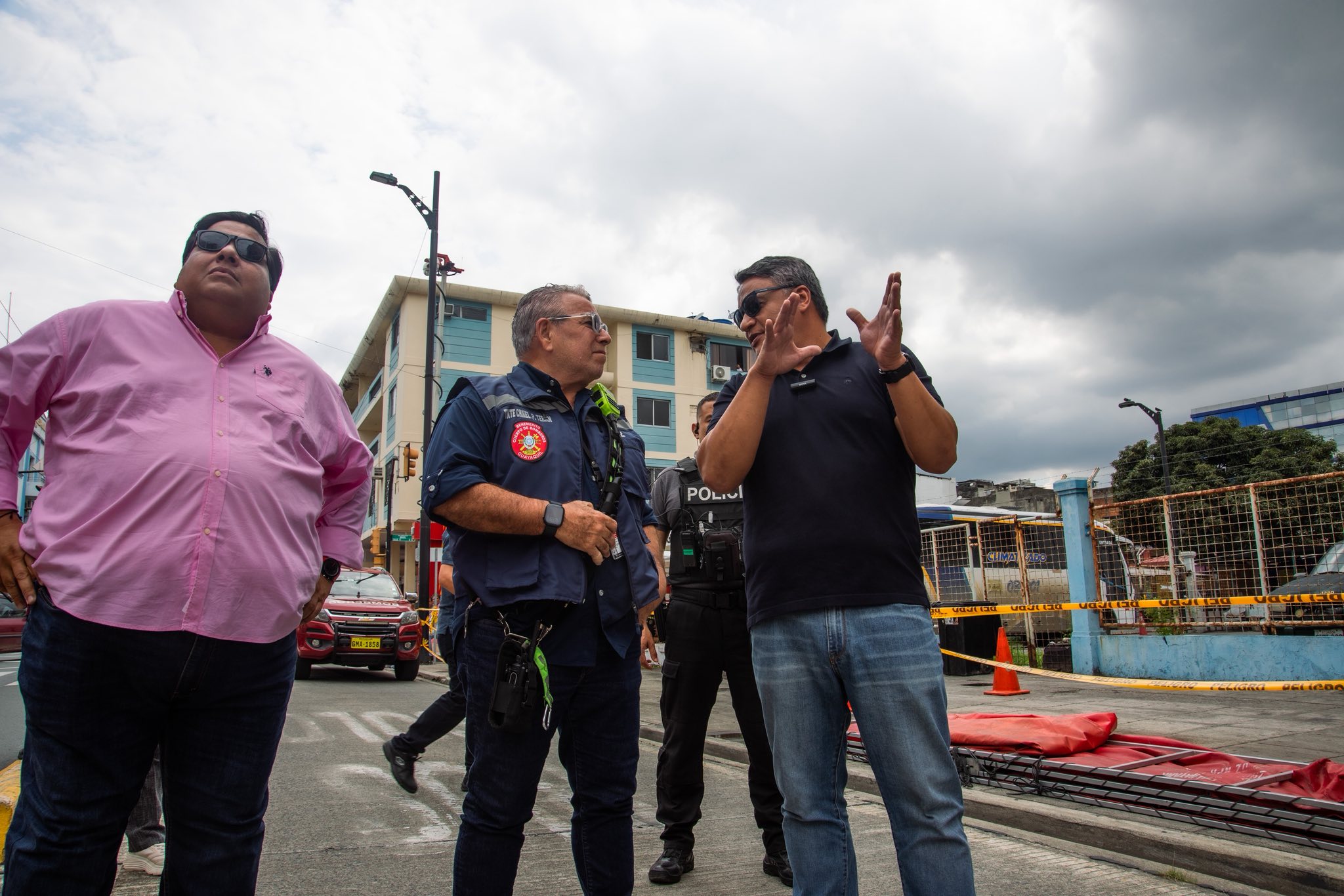 Gobernador del Guayas ratifica investigación abierta y advierte riesgos estructurales tras incendio en edificio Multicomercio