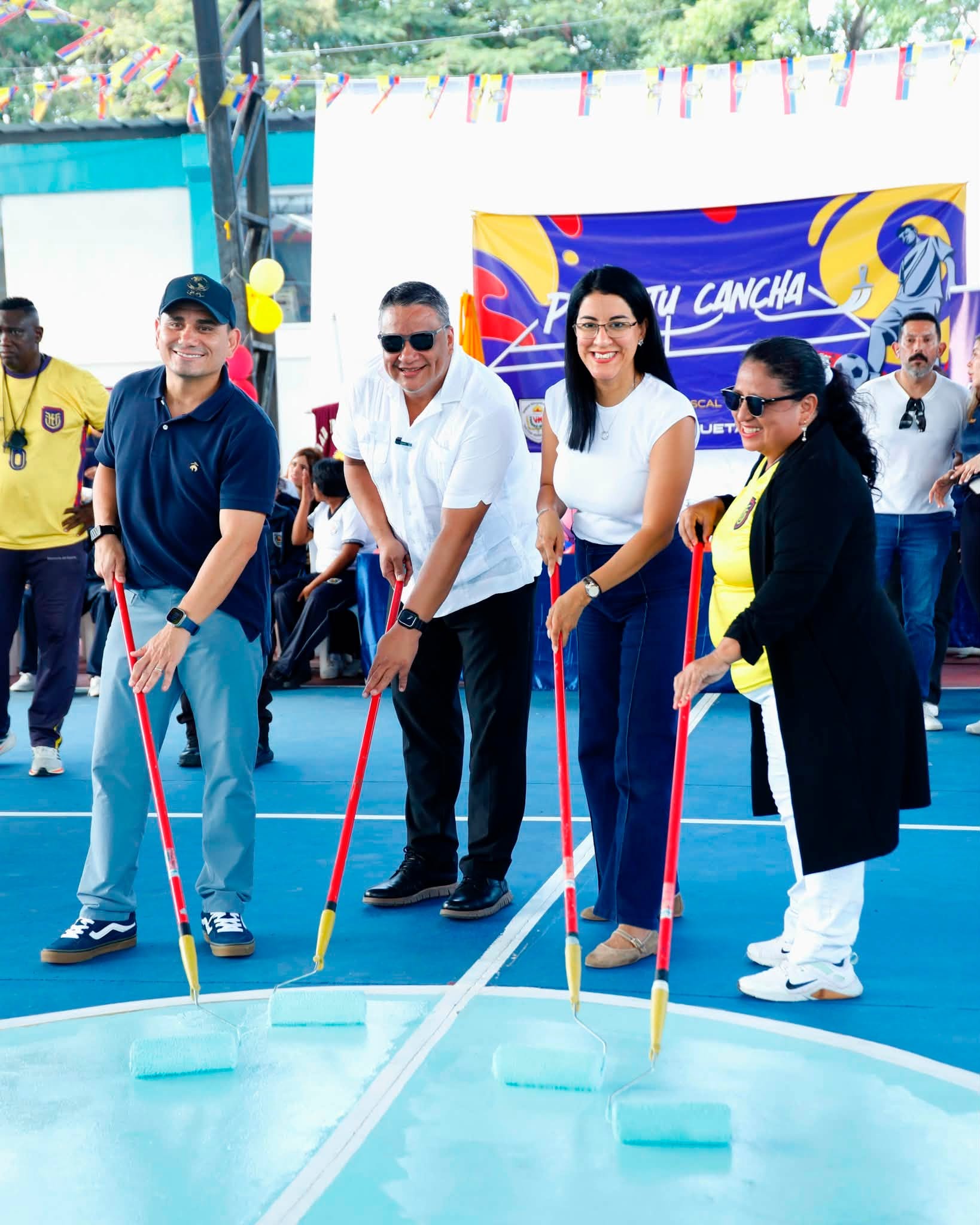 Gobierno del Ecuador rehabilita cancha escolar en Guayaquil e impulsa el deporte como parte de las Fiestas Julianas