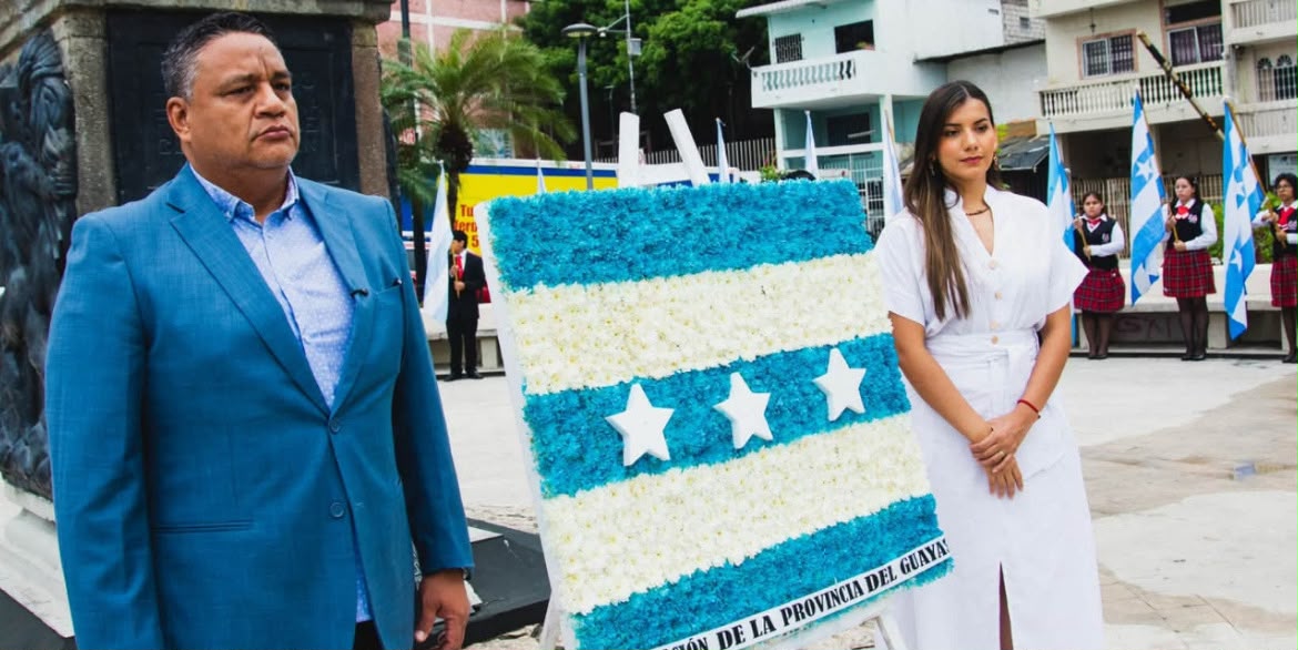 GOBERNACIÓN DEL GUAYAS HONRÓ A GUAYAQUIL CON LA TRADICIONAL OFRENDA FLORAL POR SUS 491 AÑOS DE FUNDACIÓN